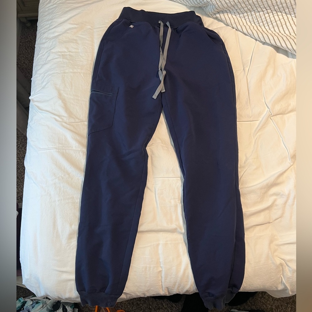 Navy blue Tall Figs